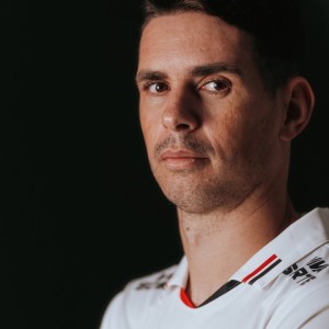 开云官方网-退役倒计时！巴媒：奥斯卡与圣保罗解约达协议，放弃近7000万薪资